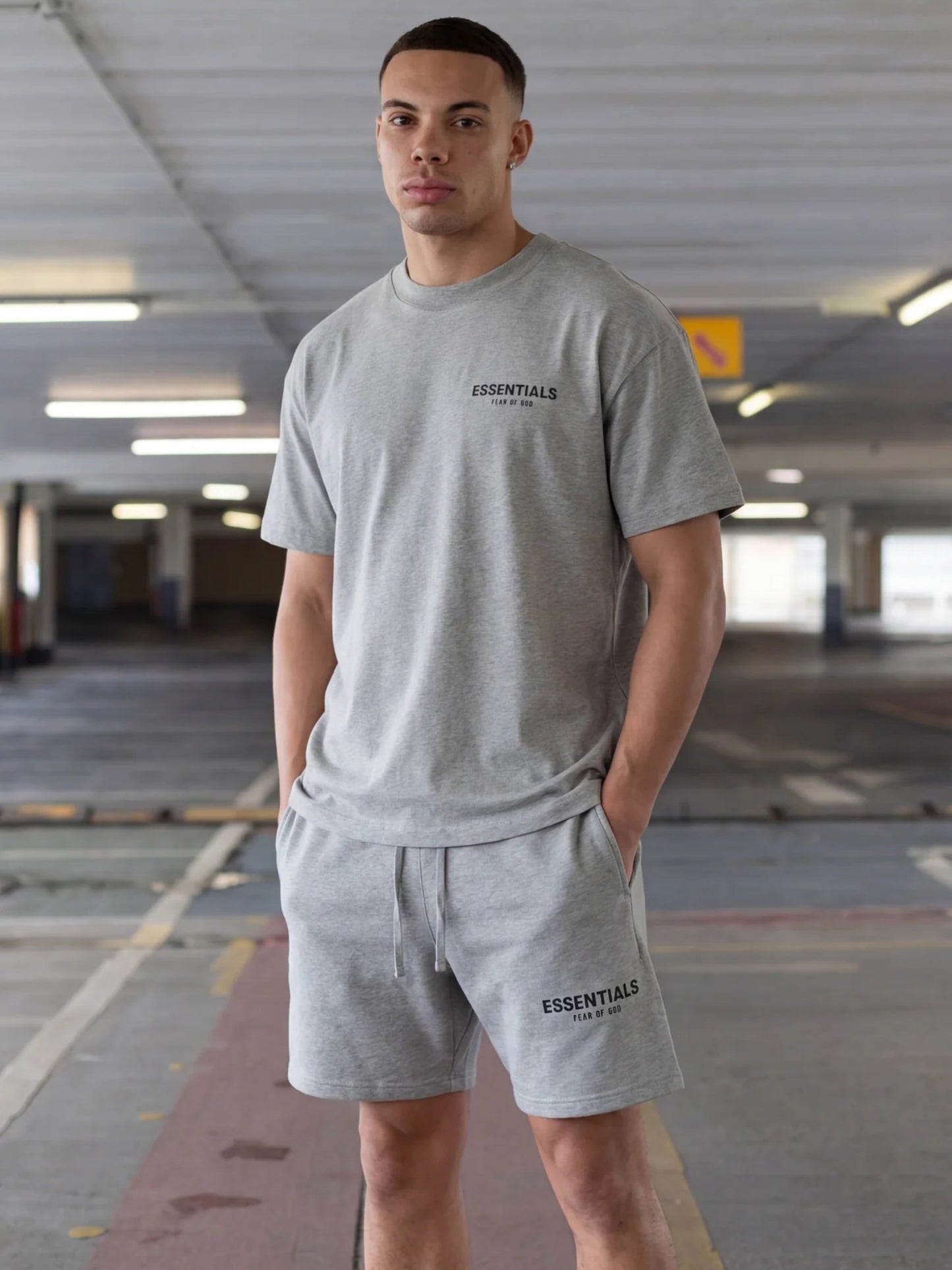 FND Essential Tee – Stone Grey