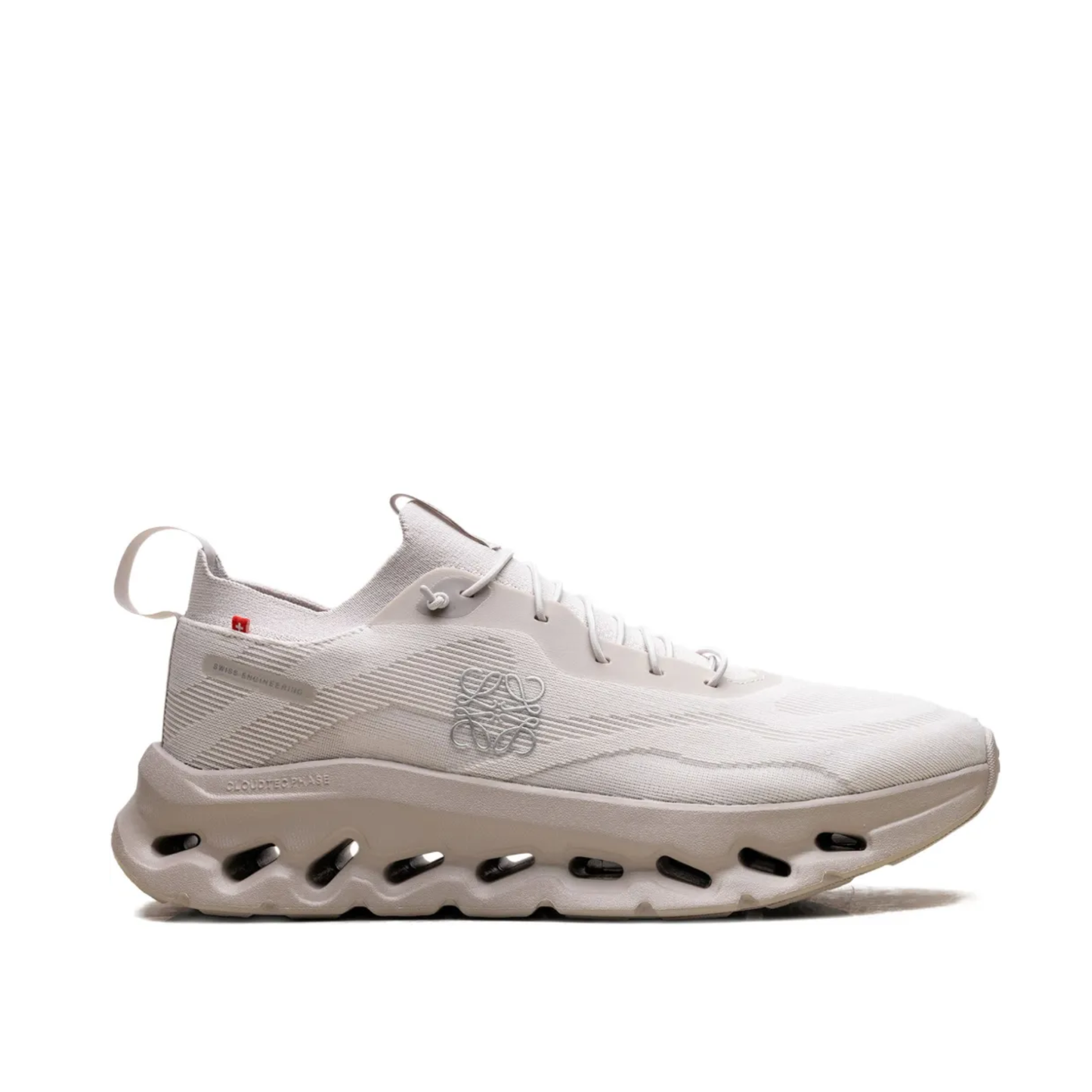 Loewe - On Cloud Tilt